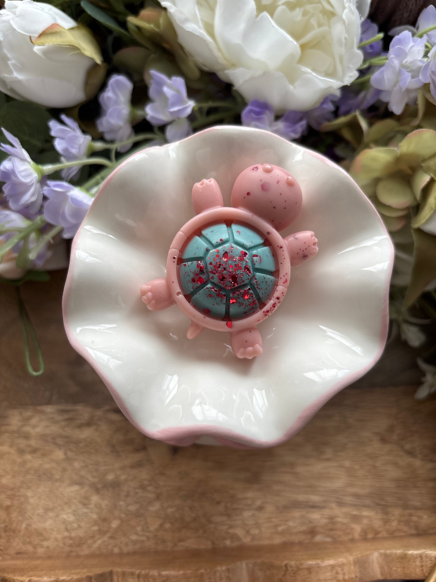 Pink bow ceramic oil / wax burner lovely addition to any home free wax melt turtle