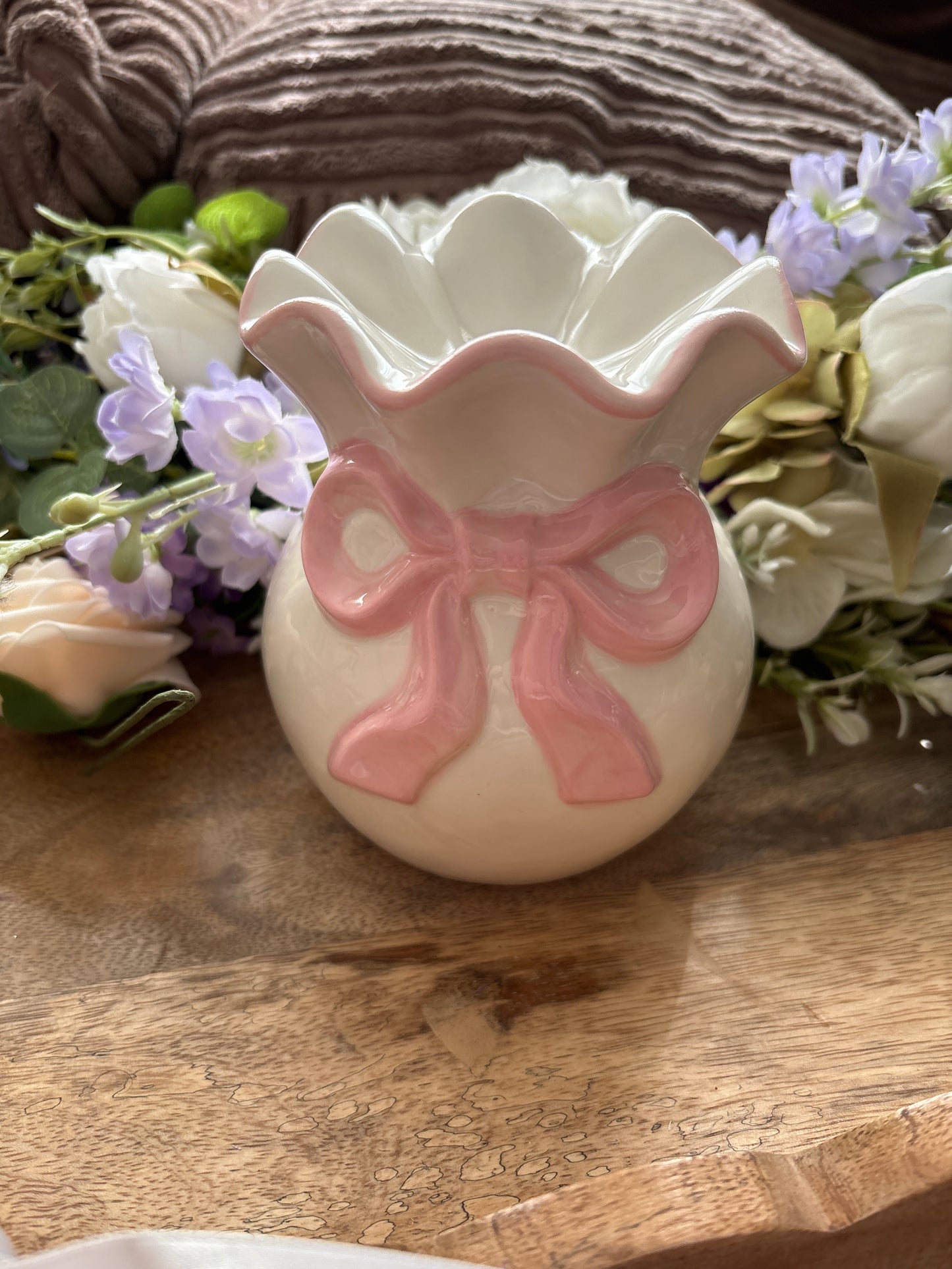 Pink bow ceramic oil / wax burner lovely addition to any home free wax melt turtle