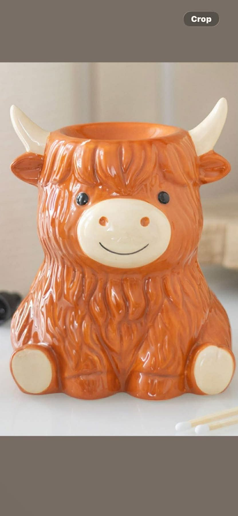 Highland cow burner with highland cow wax melt. Ideal to add too any home