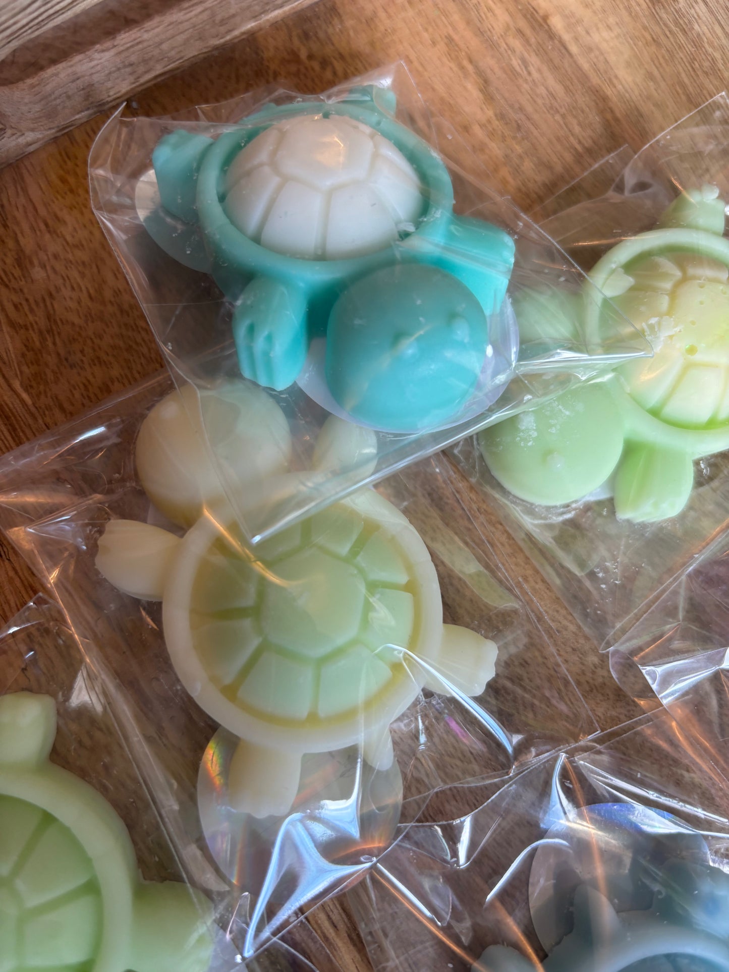 10 x chunky turtle wax melts. Stunning design eco soy wax melts. Strong scented