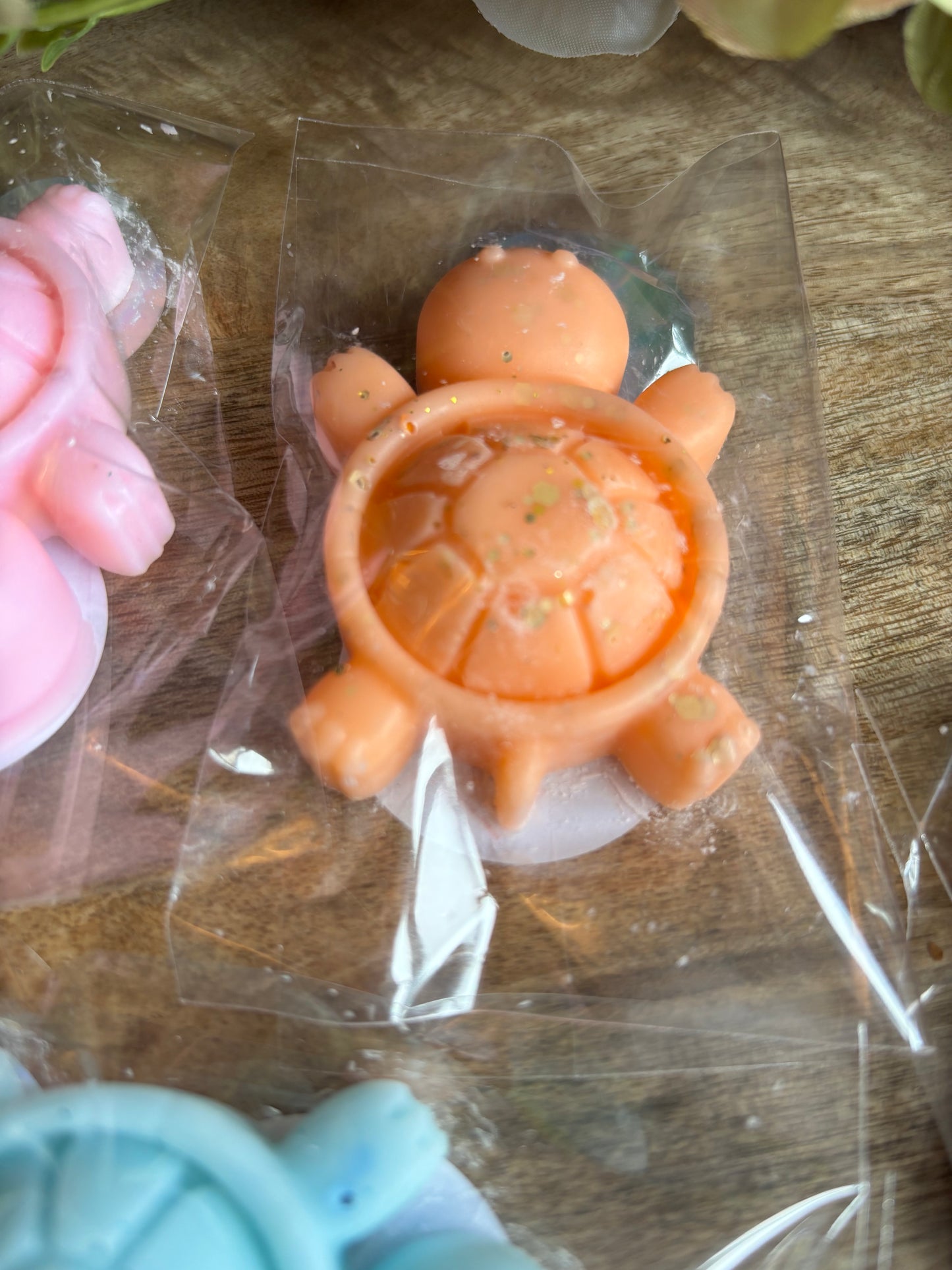 10 x chunky turtle wax melts. Stunning design eco soy wax melts. Strong scented