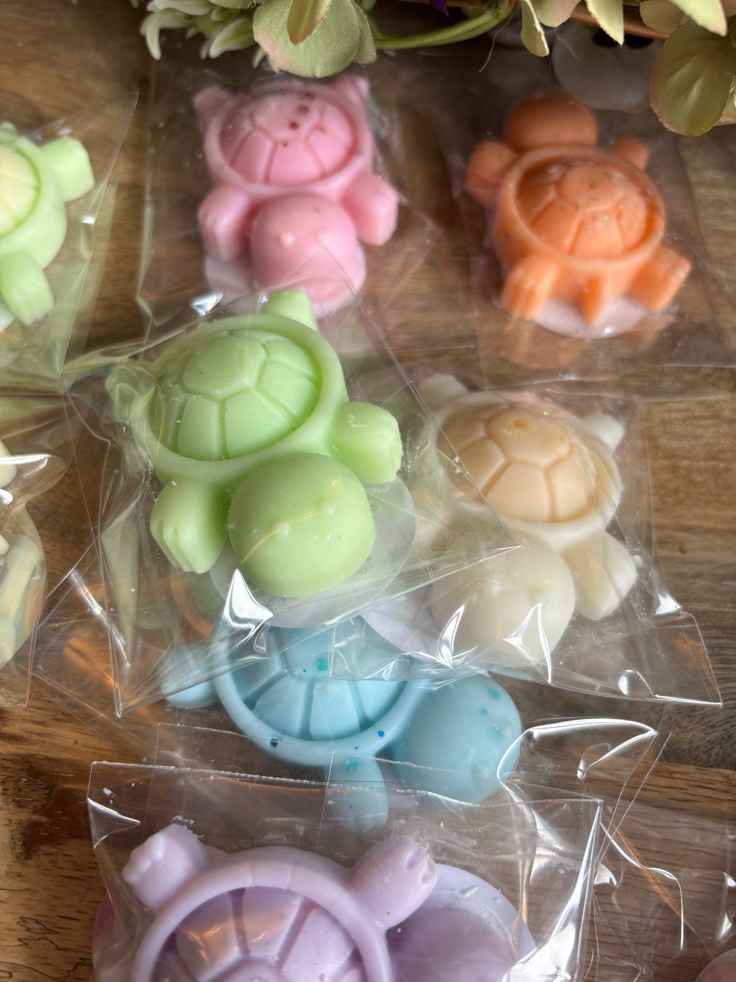 10 x chunky turtle wax melts. Stunning design eco soy wax melts. Strong scented