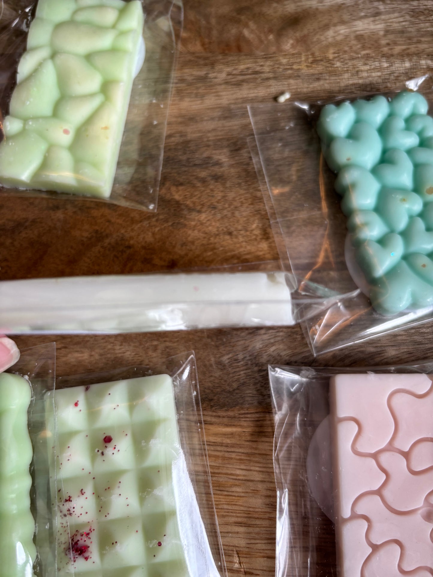 Bundle of 12 small snap bar wax melts. Highly scented. Soy wax and hand poured