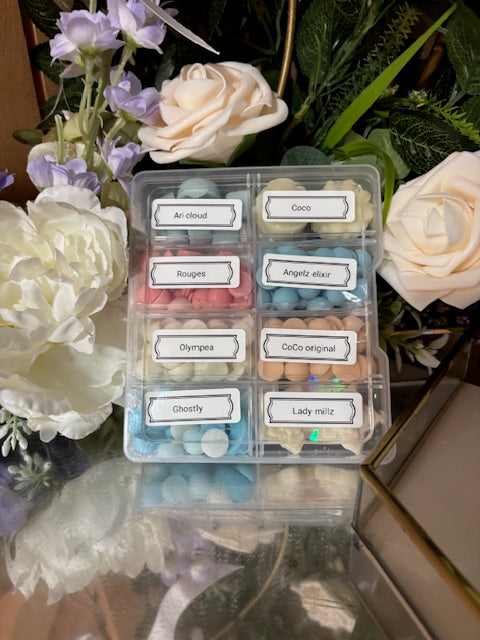 Selection box of 8 scented wax melts